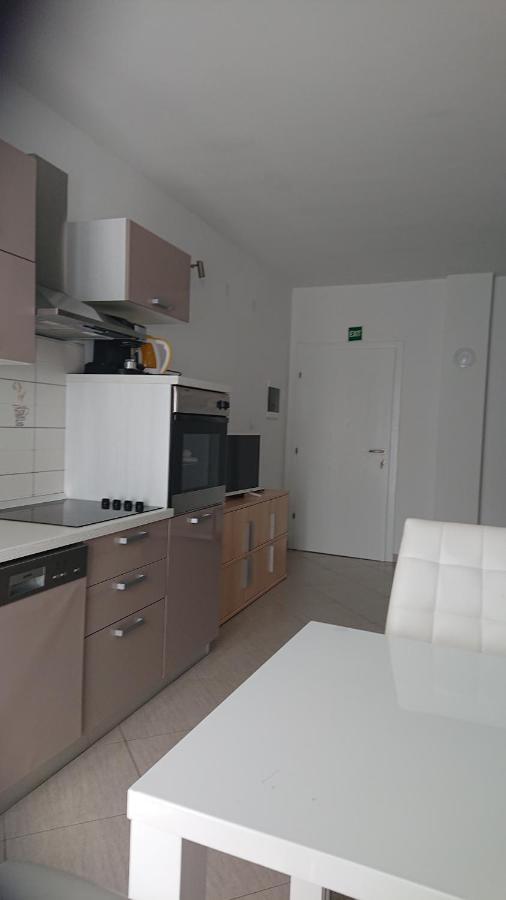 Apartments Matej & Irena ツレス エクステリア 写真