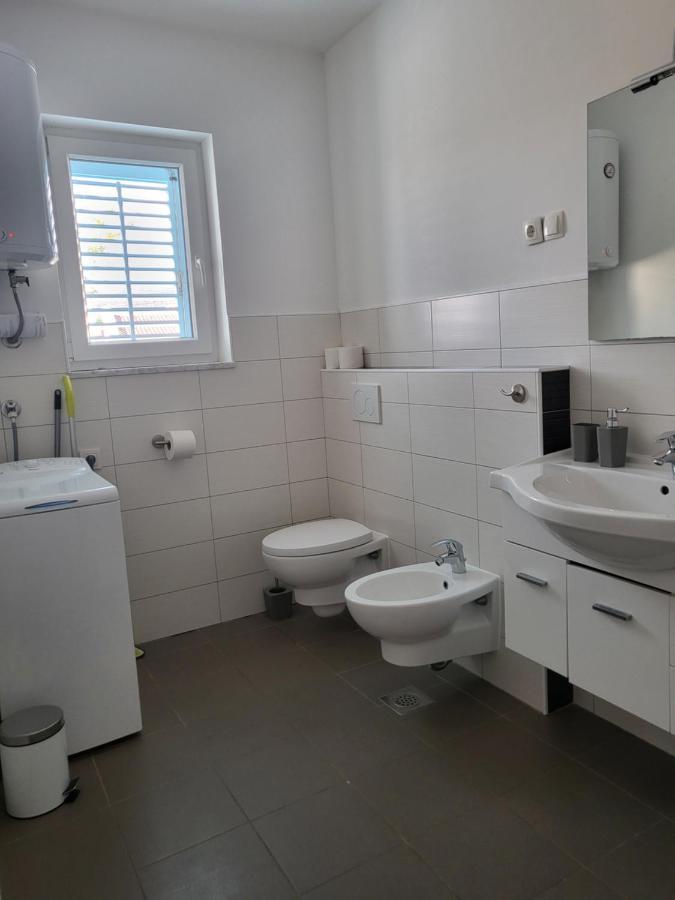 Apartments Matej & Irena ツレス エクステリア 写真