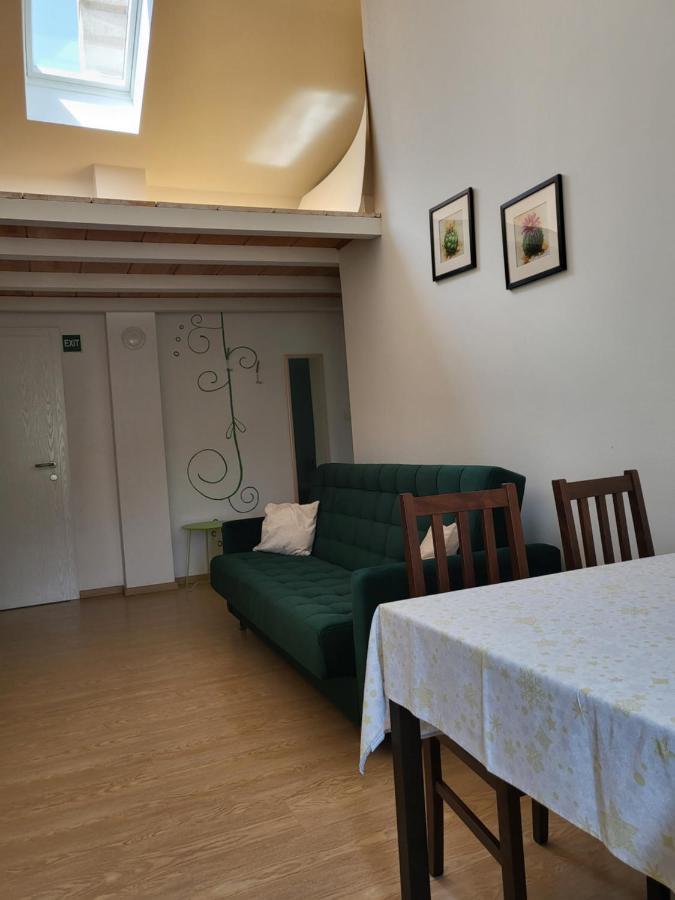 Apartments Matej & Irena ツレス エクステリア 写真