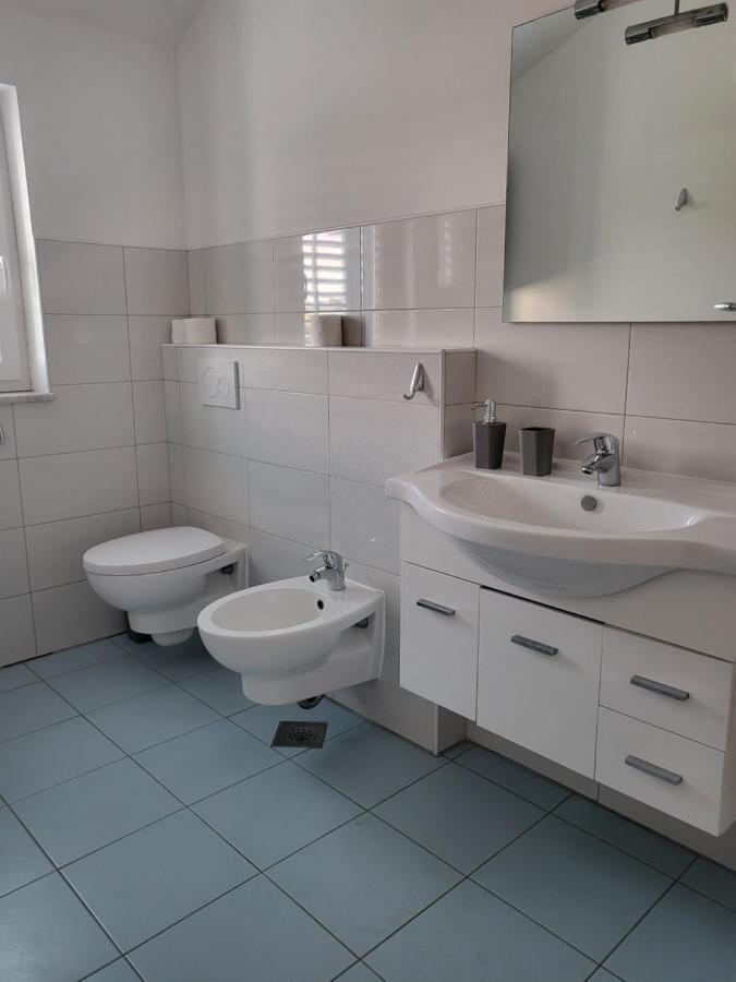 Apartments Matej & Irena ツレス エクステリア 写真
