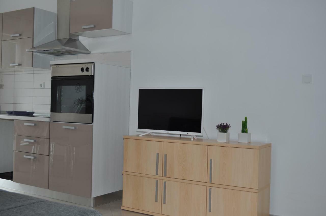 Apartments Matej & Irena ツレス エクステリア 写真