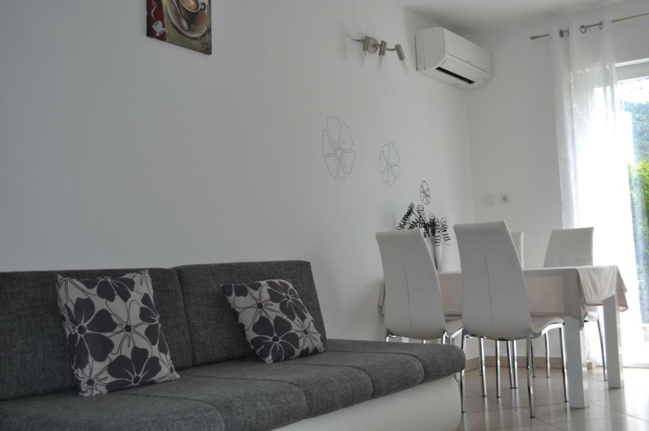 Apartments Matej & Irena ツレス エクステリア 写真