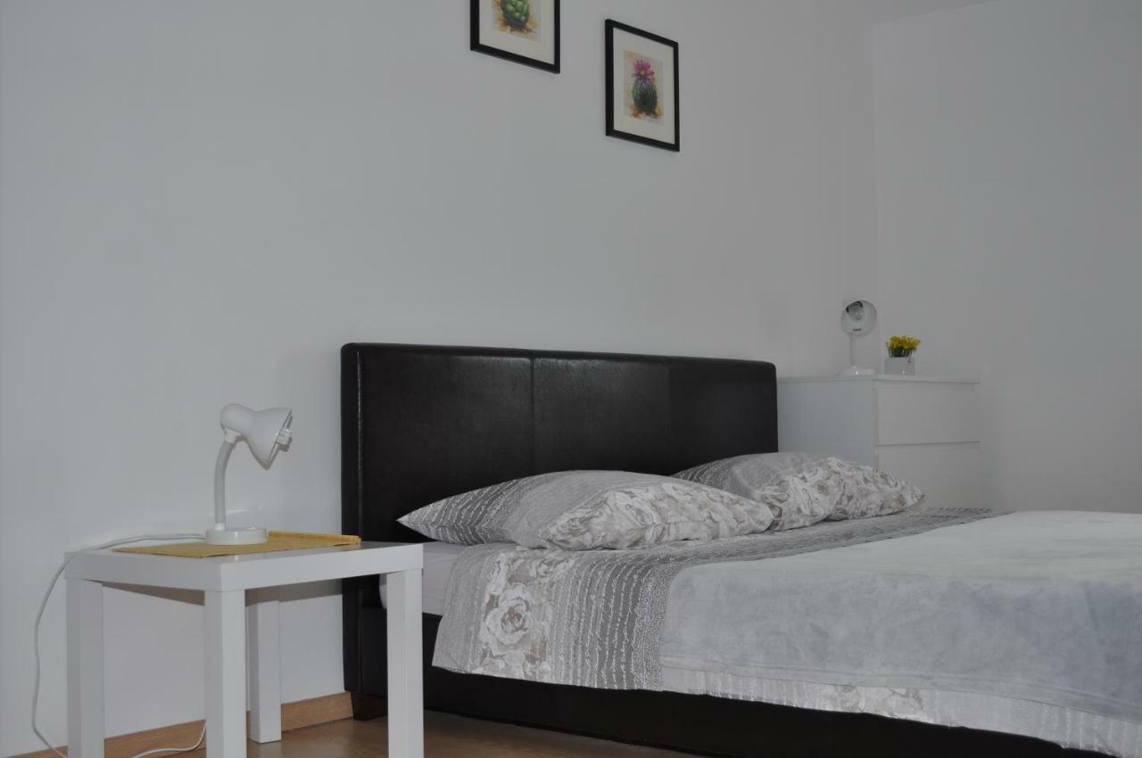 Apartments Matej & Irena ツレス エクステリア 写真